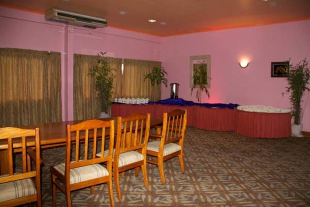 Hideaway Hotel Порт Морсби Екстериор снимка