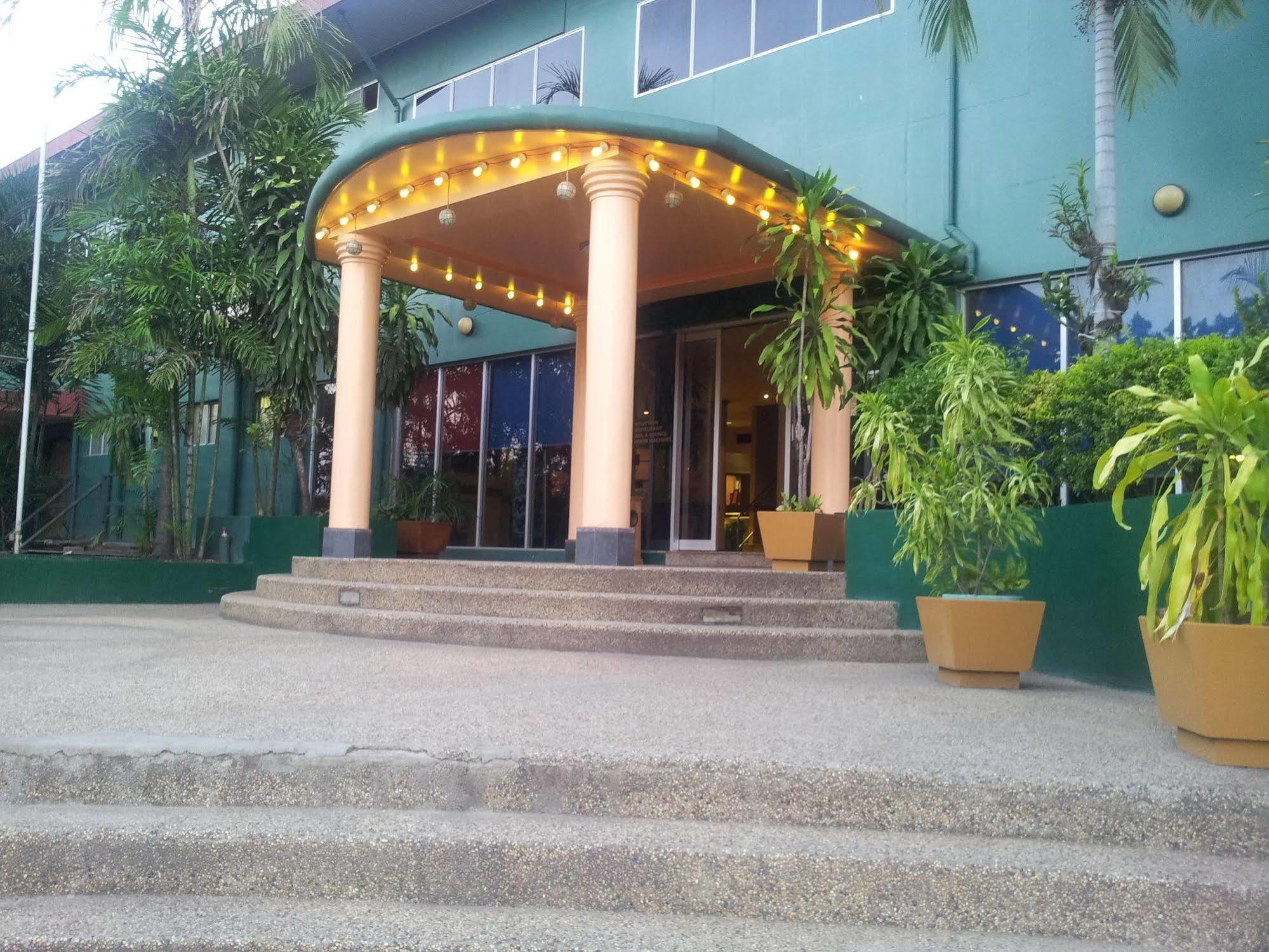 Hideaway Hotel Порт Морсби Екстериор снимка