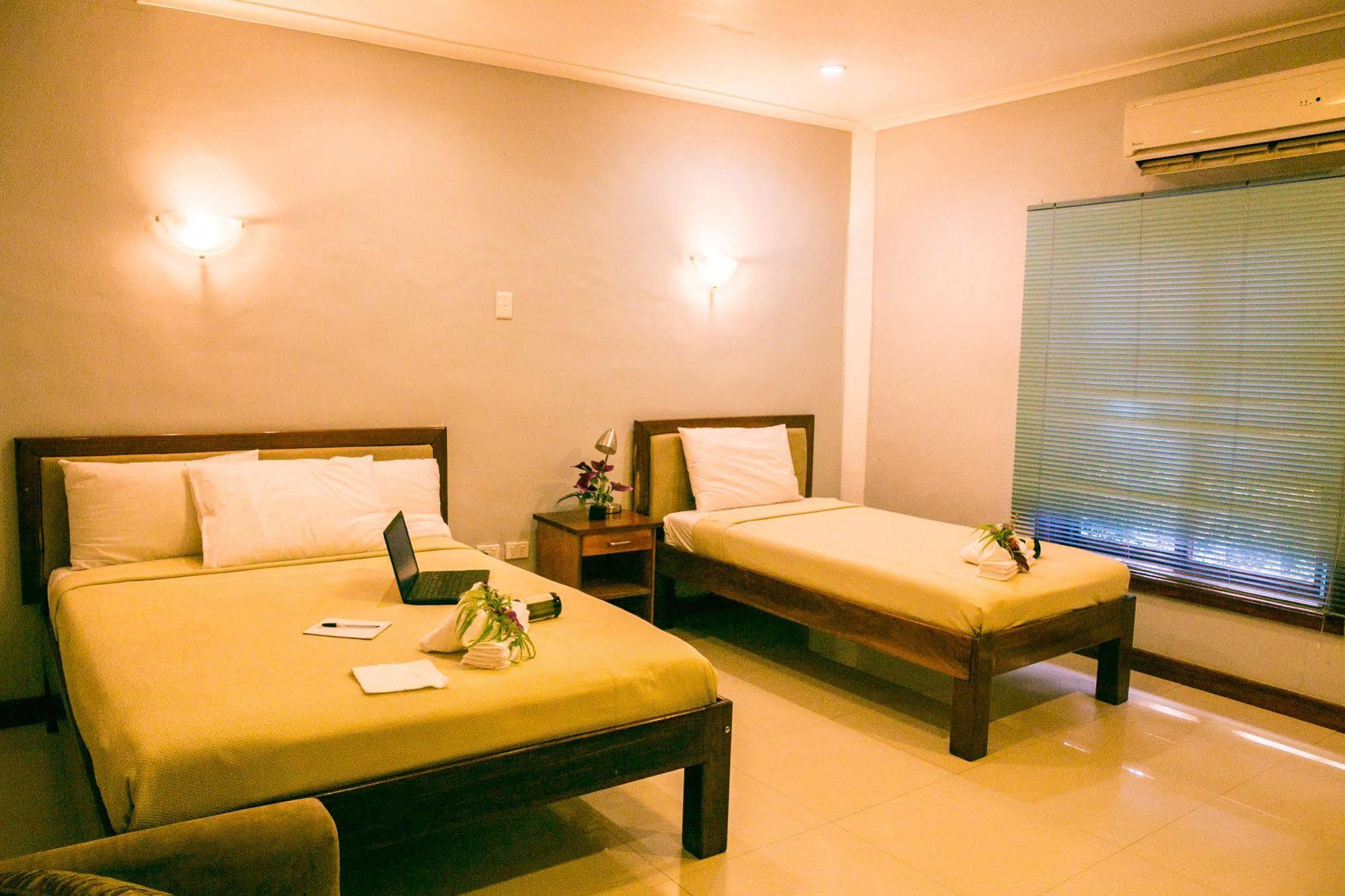 Hideaway Hotel Порт Морсби Екстериор снимка