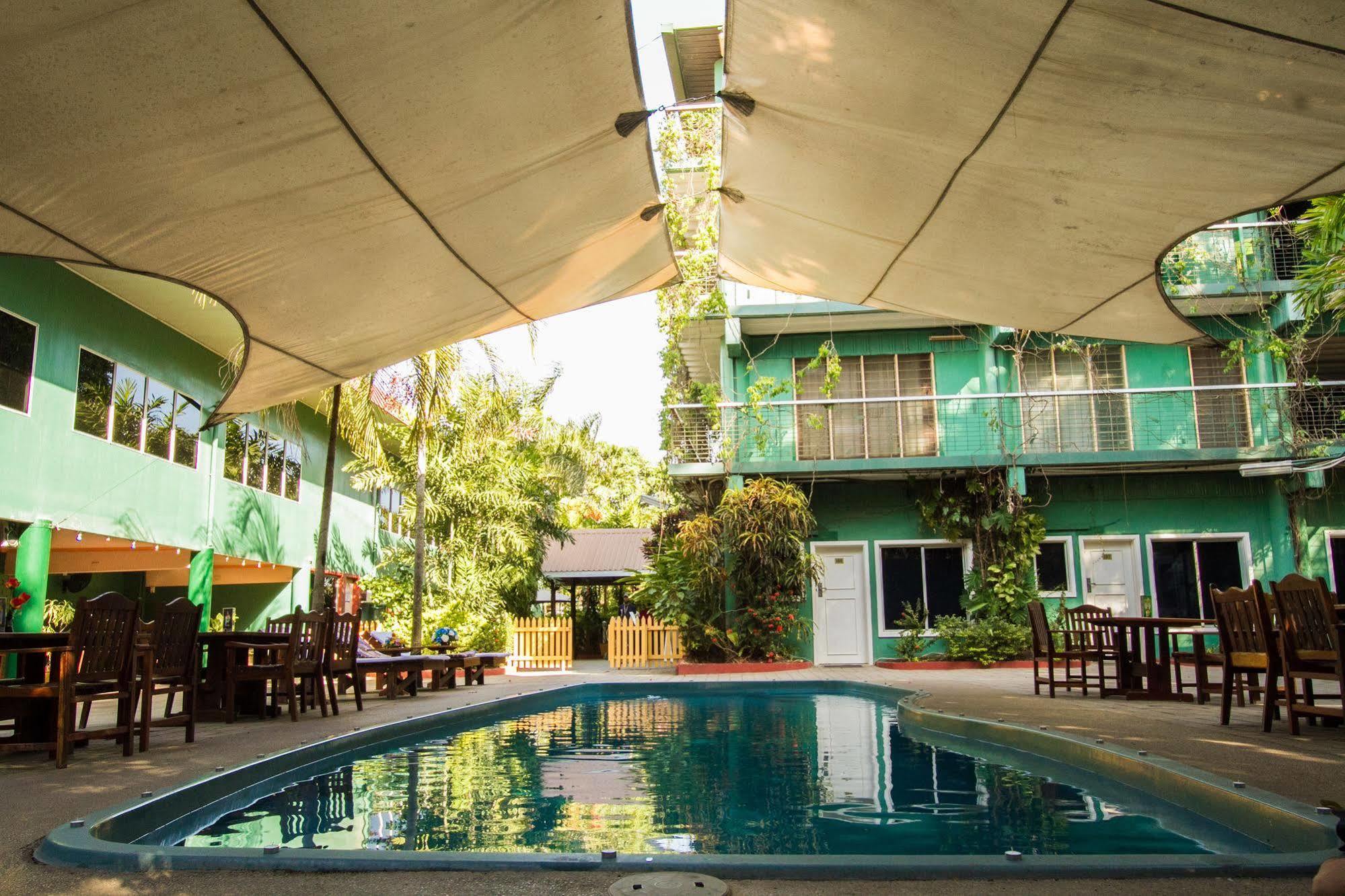 Hideaway Hotel Порт Морсби Екстериор снимка